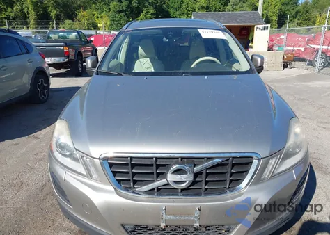 2013 Volvo Xc60 3.2 Premier z USA, uszkodzony, nr VIN YV4940DZ4D2420632